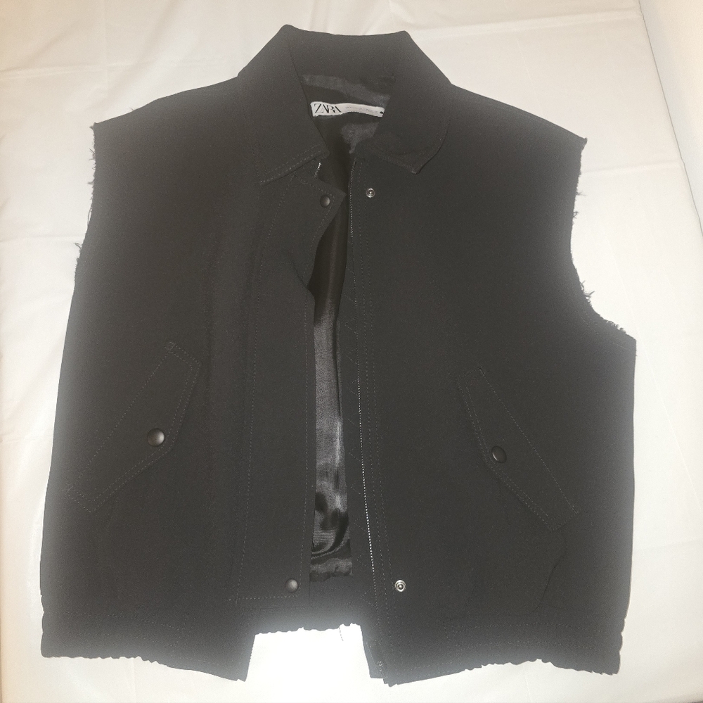 Zara Black Sleeveless Jacket
